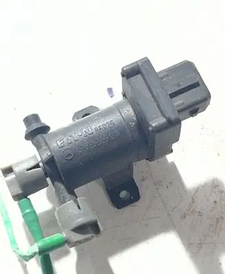 Mercedes-Benz E W212 Turbo solenoid valve A2028000178