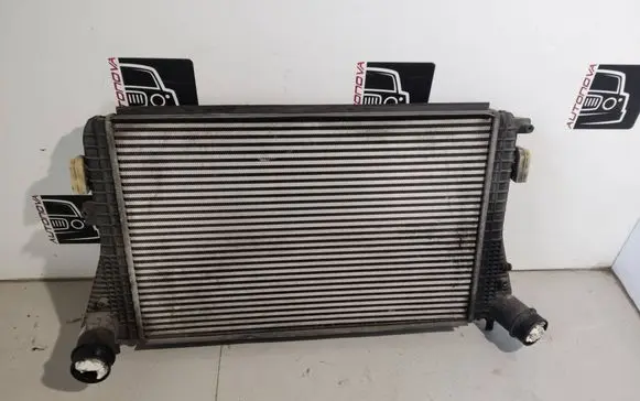 Volkswagen Touran II Intercooler radiator 1K0145803BN