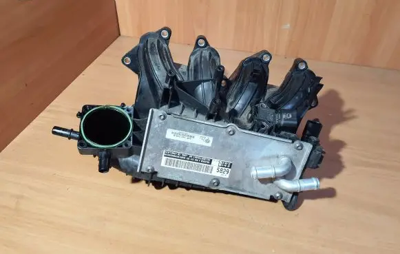 Audi A1 Intake manifold 03F145749B 098870280
