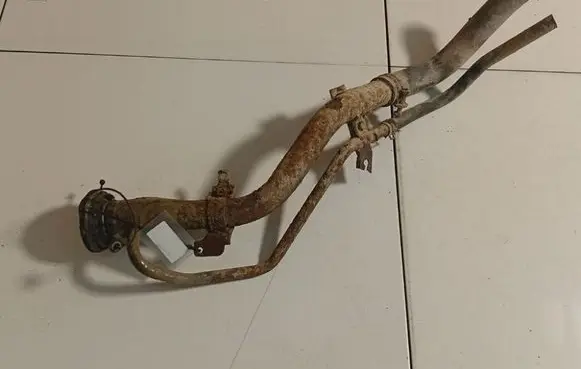 Honda Accord Fuel tank filler neck pipe 