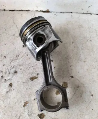 Opel Vivaro Piston with connecting rod SMP1295