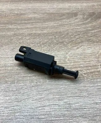 Volkswagen Golf III Brake pedal sensor switch 191945515