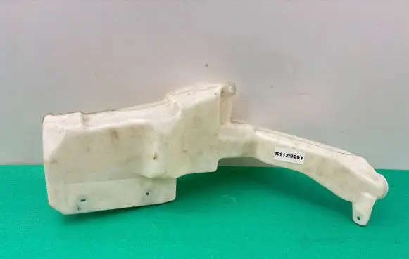 Jeep Cherokee Windshield washer fluid reservoir/tank 68104800