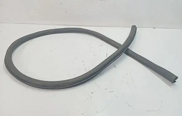 Bentley Continental Front door rubber seal 3W7867337
