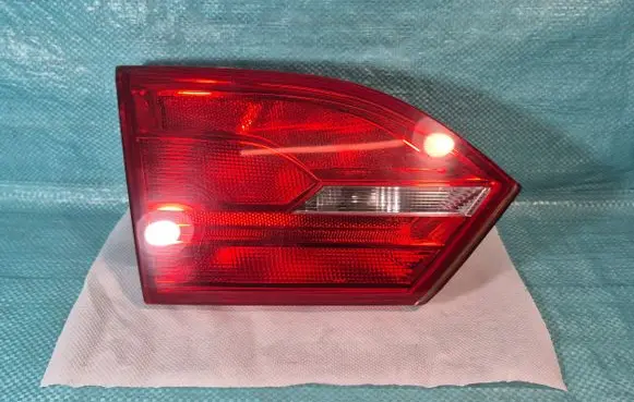 Tailgate rear/tail lights