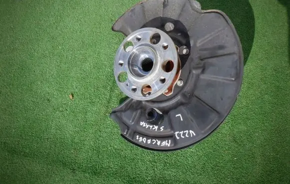 Mercedes-Benz S W222 Rear wheel hub 2220306