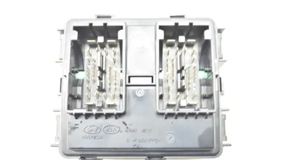 KIA Sportage Fuse module 91950D9BA0