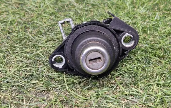 BMW 7 E65 E66 Tailgate exterior lock 