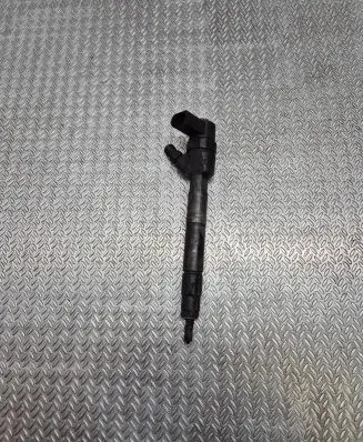 Mercedes-Benz C W203 Fuel injector A6110700687