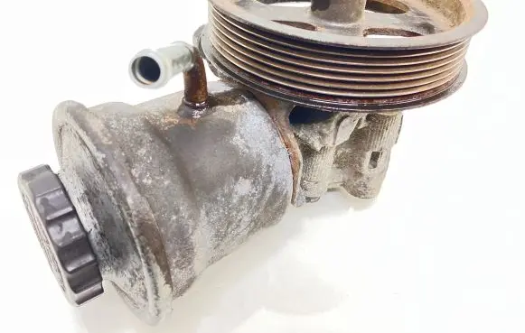 Toyota Avensis T250 Power steering pump 12180