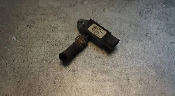 Infiniti FX Exhaust pressure sensor 227709604R 18423551