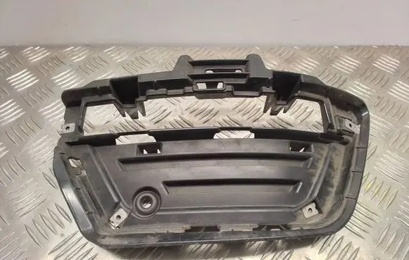 Mercedes-Benz C W204 Fog light bracket A2048850824