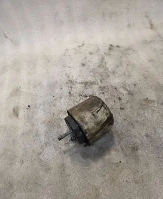 Volkswagen Phaeton Engine mount bracket