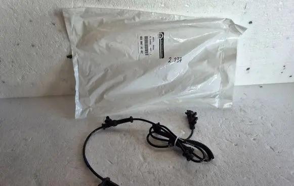 Jeep Grand Cherokee ABS brake wheel speed sensor 68250887AC