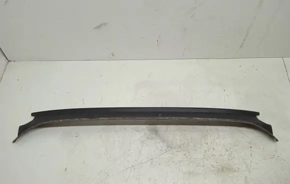 Audi A3 S3 8P Wiper trim 8P3827229A