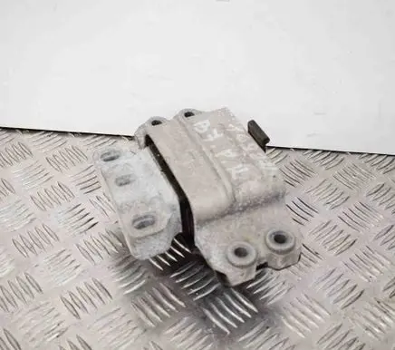 Volkswagen PASSAT B7 Engine mount bracket 1K0199555AC