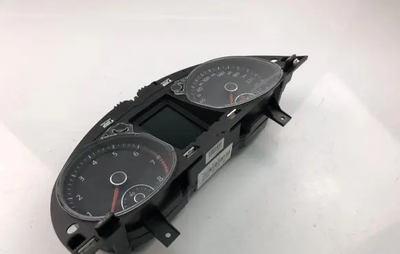 Speedometer (instrument cluster)