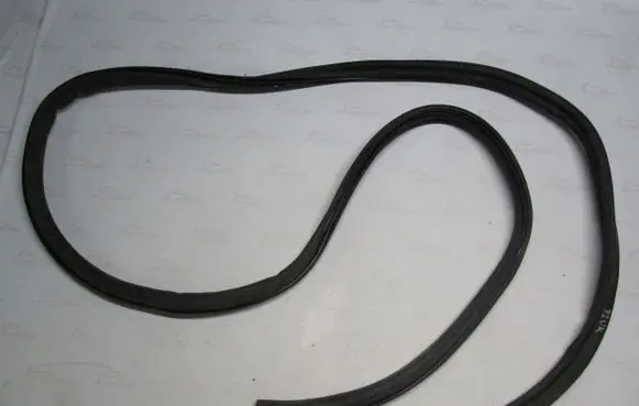 Dodge Nitro Rubber seal loading door 