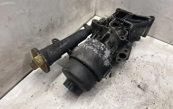 Oil filter mounting bracket