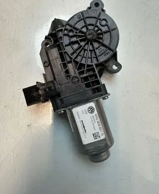 Seat Ibiza IV (6J,6P) Front door window regulator with motor 6R0959801N