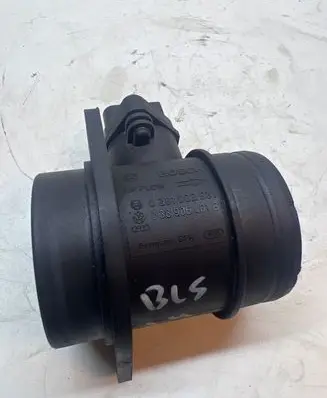 Volkswagen Touran I Mass air flow meter 038906461B 0281002531