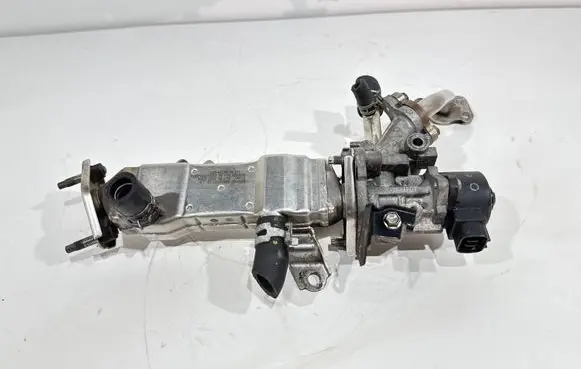 Toyota Auris E180 EGR valve cooler 2560137010 26C10A0901 J2D02072Y1AS01A