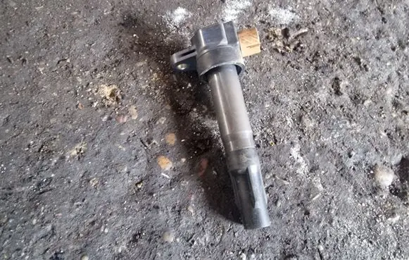 Suzuki Swift II High voltage ignition coil