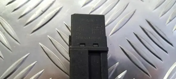 Volvo S40, V40 Other relay MB9533821L MB953382