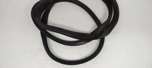 Peugeot 108 Front door rubber seal 