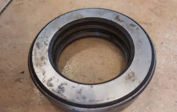 GAZ 24-10 clutch release bearing 588911
