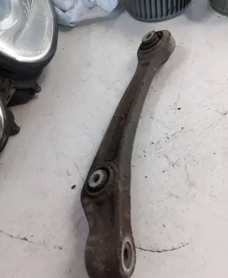 Front lower control arm/wishbone