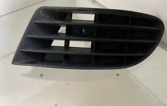 Volkswagen Golf Plus Front bumper lower grill 5M0853666