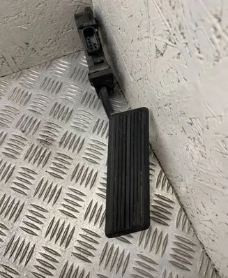 Chrysler Voyager Accelerator throttle pedal 014pe40561