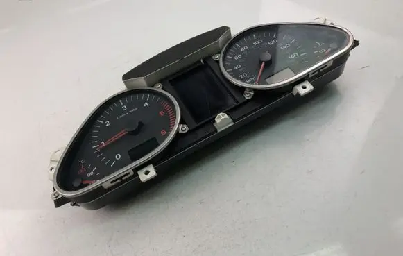 Audi A6 S6 C6 4F Speedometer (instrument cluster) 4F0920950L