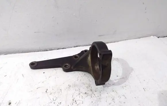 Nissan X-Trail T30 Driveshaft support bearing bracket 