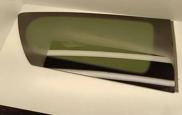 Chrysler Pacifica Rear side window P68238494AC