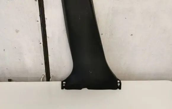 (B) pillar trim (bottom)