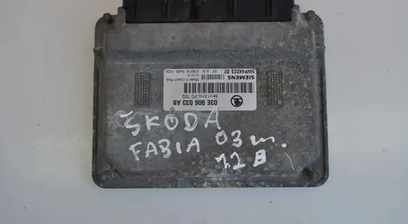 Skoda Fabia Mk1 (6Y) Engine control unit/module 03E906033AB
