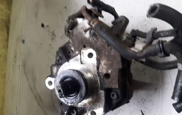 Toyota Yaris Fuel injection high pressure pump