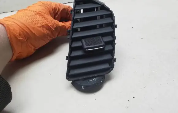 Opel Insignia A Dash center air vent grill 13282237 201011171