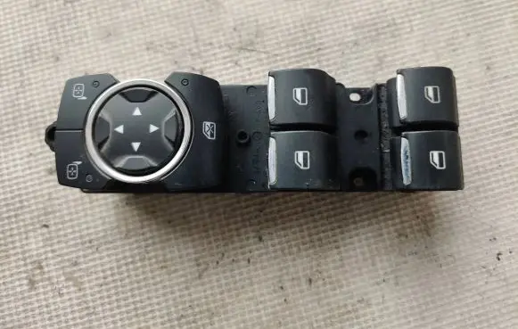 Ford Fusion II Electric window control switch DG9T14540ABW 20130728A