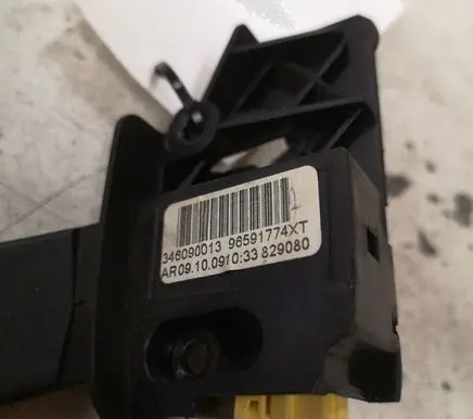 Citroen C4 I Picasso Steering wheel buttons/switches 96591774XT