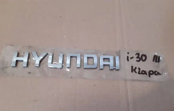 Hyundai i30 Manufacturers badge/model letters 