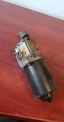 BMW 3 E36 Wiper motor 8357867