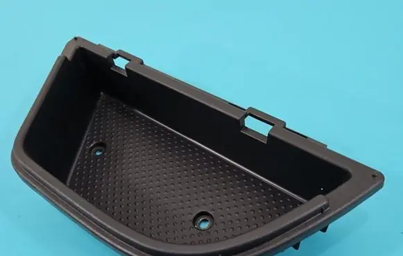 Glove box