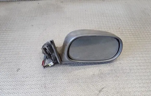 Mitsubishi Galant Front door electric wing mirror E201843