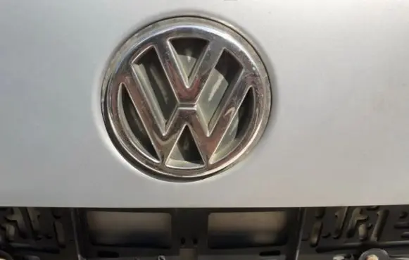 Volkswagen PASSAT B4 Manufacturer badge logo/emblem 