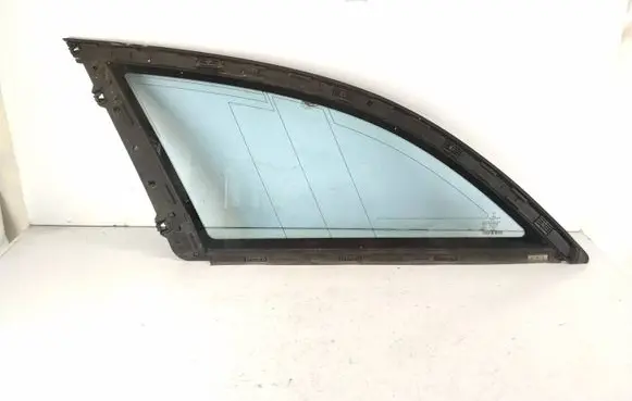 Mercedes-Benz E W211 Rear side window 43R000261 E000251