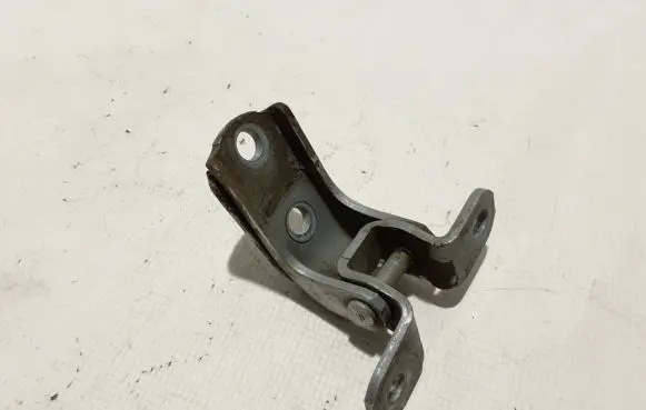 Toyota Land Cruiser (J120) Front door upper hinge 6871035030