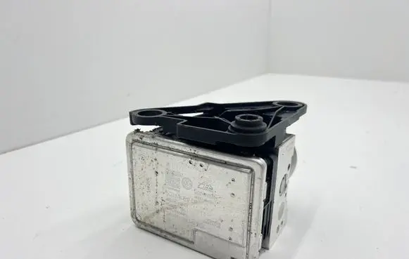 Volkswagen Golf VII ABS Pump 5Q0614517CR 5Q0614517AD 28515788413